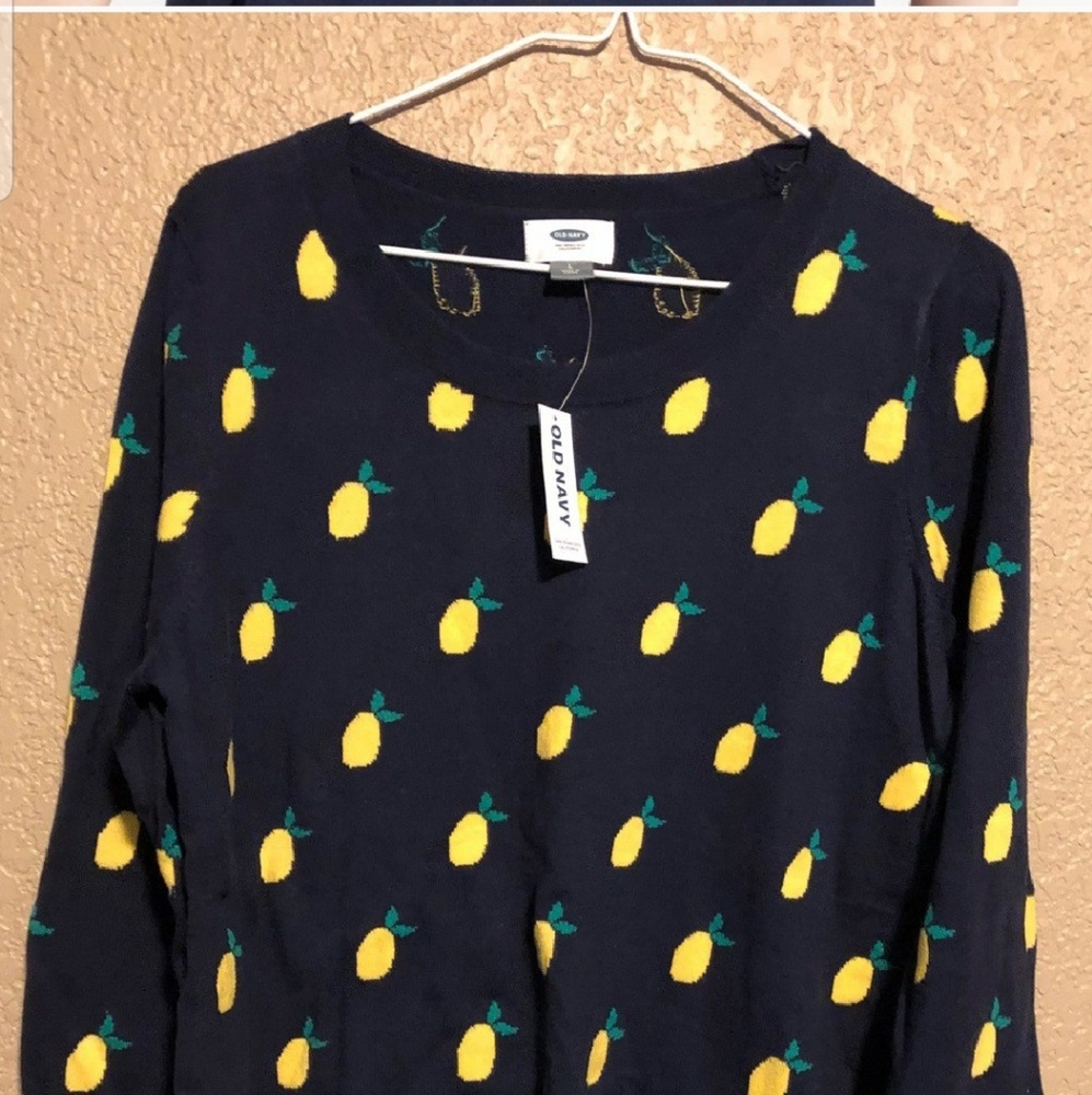 Old navy Crew neck sweater. New with tags on